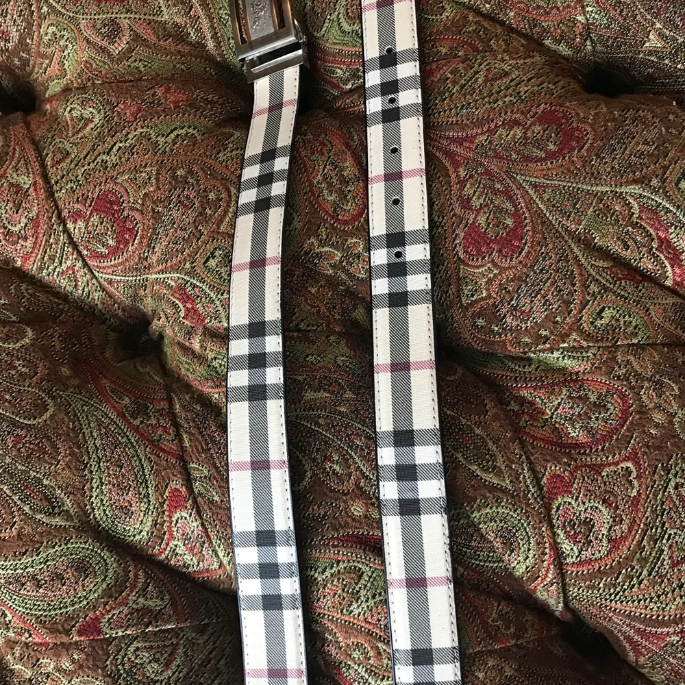 Ladies Burberry belt